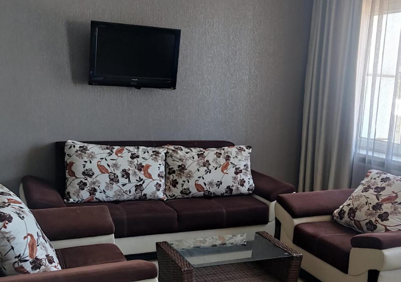 Hotel Lux Tbilisi Exterior foto